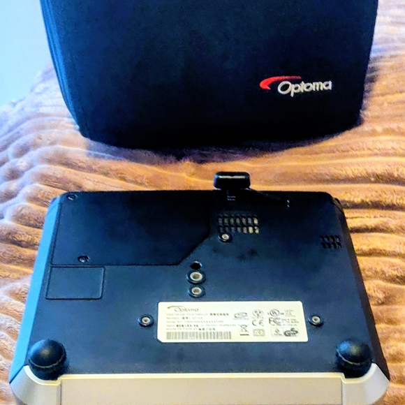 Silver Projector - Picture 3 of 5